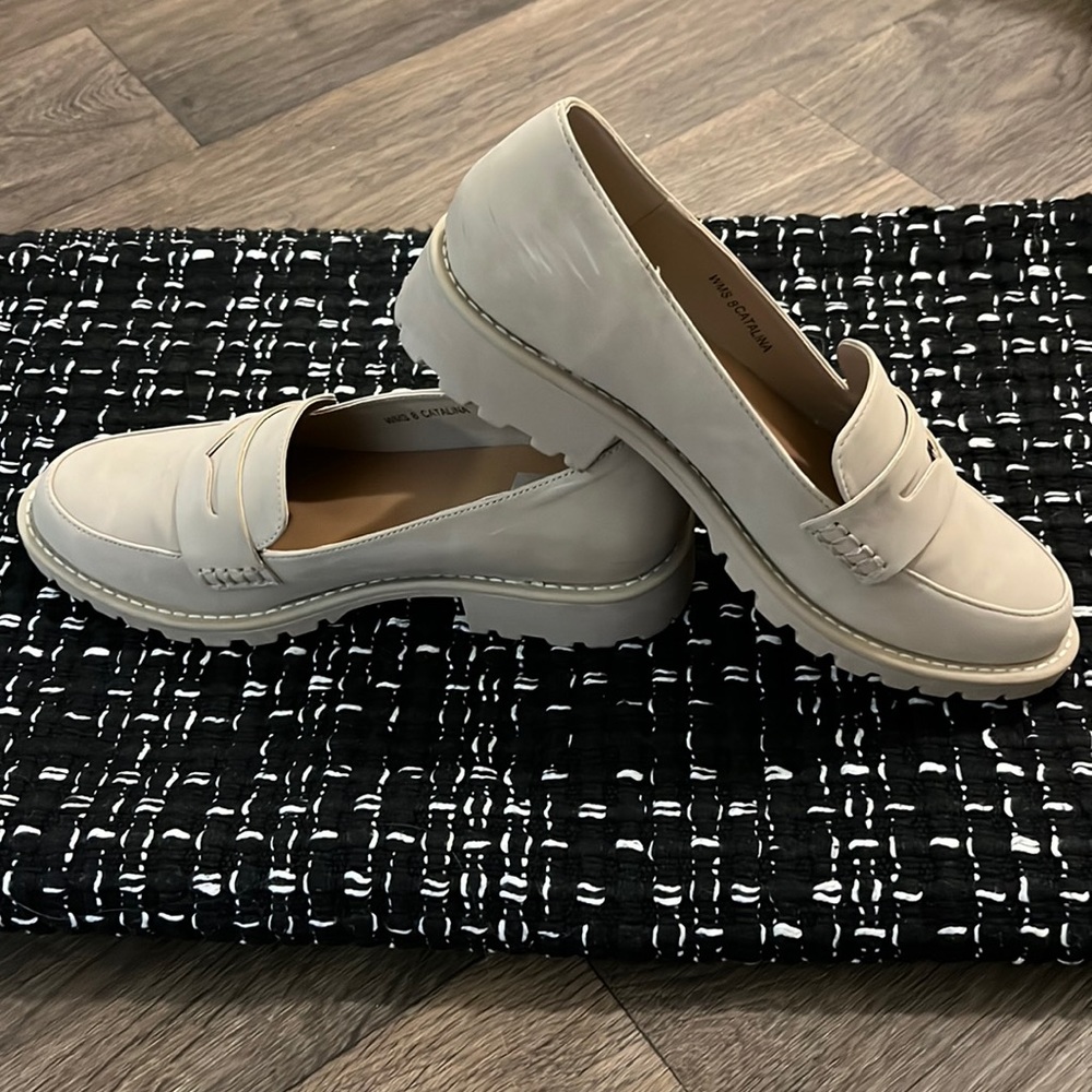 DV Dolce Vita Chunky Tan loafers size 8
